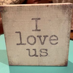 Adorable I LOVE US sign ❤️